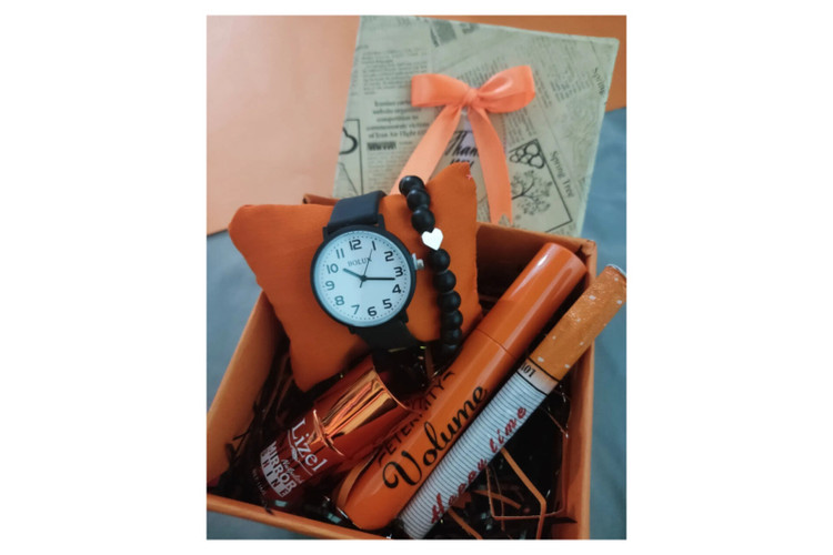 هدیه تولد دخترونه کادوی تولد لاکچری باکس کادوی تولد