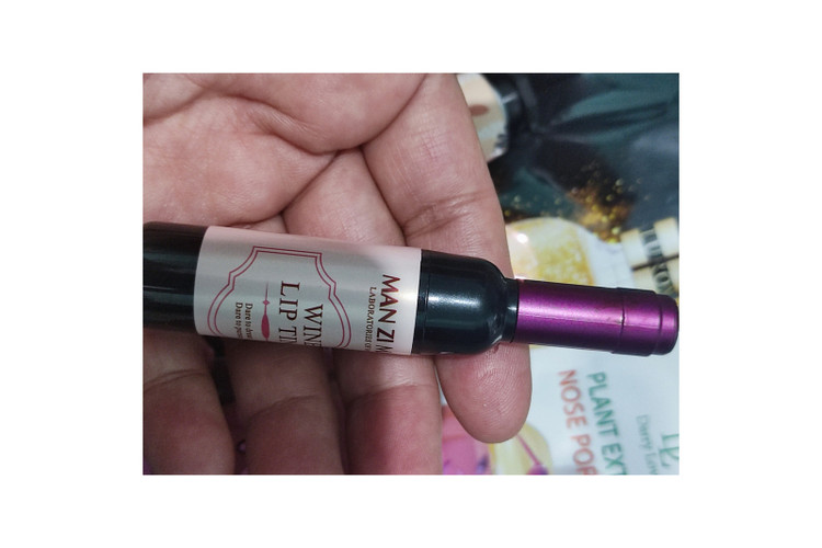 تینت لب شامپاینی