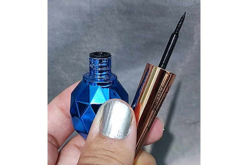 خط چشم کوزه ای ماژیکی