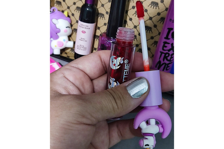 رژلب اسب شاخدار یونیکورن