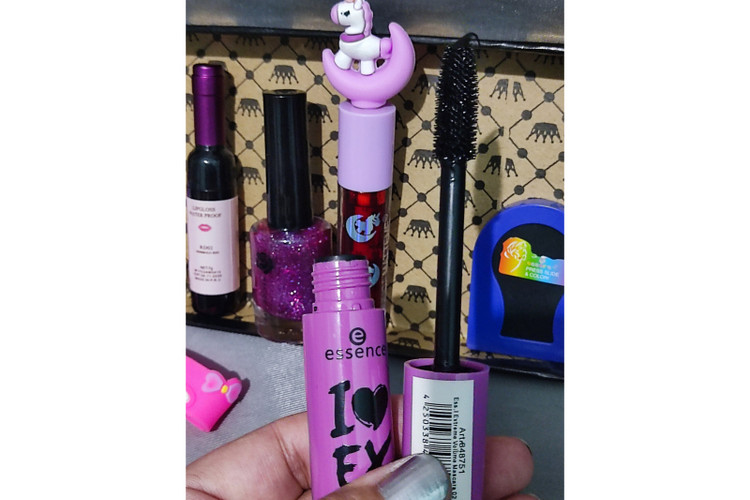 ریمل اسنس صورتی درجه دو