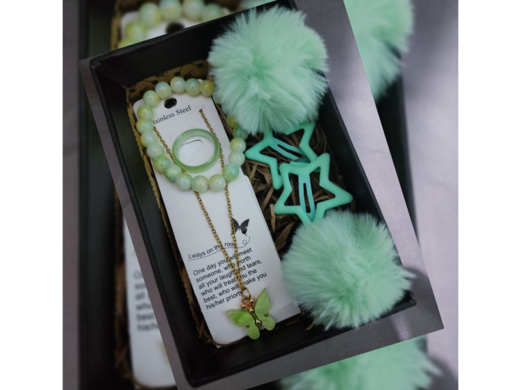 پک کادو اقتصادی دخترانه