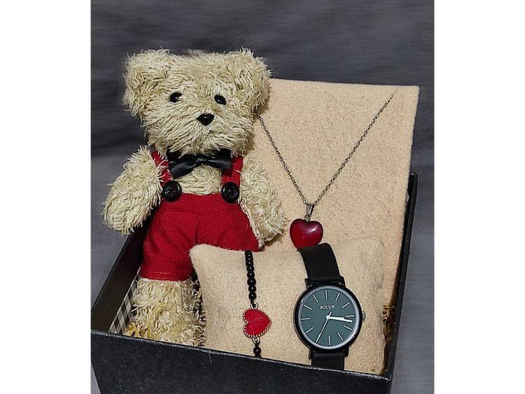 کادو قرمز دخترانه