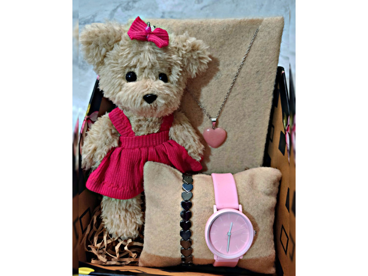 کادو صورتی دخترانه